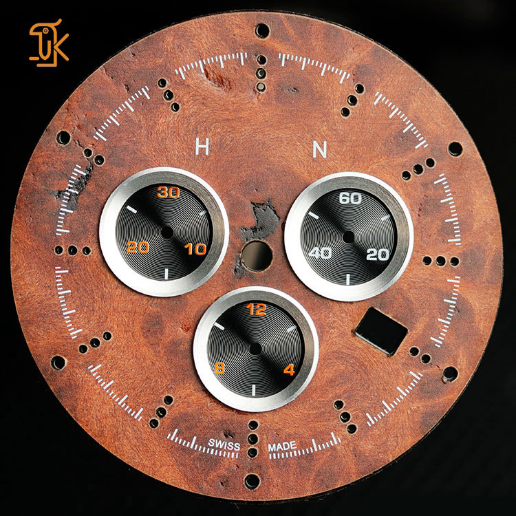 สีน้ำตาล