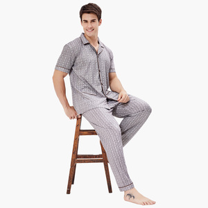 ชุดนอนผ้าไหมสำหรับผู้ชาย พิมพ์โลโก้ตามสั่ง ชุดนอนผ้าซาตินสำหรับผู้ชาย - Product Image 1