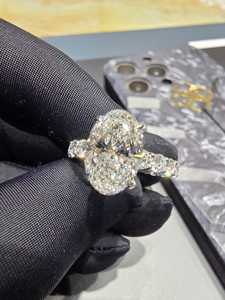 Anillo de platino con diamantes de diseñador para mujer, accesorio de joyería fina de alta gama para compromiso, boda y celebración - Product Image 4