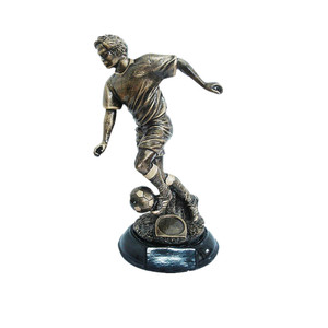 Trofeo de jugador de fútbol de resina Nanwei, escultura de premio de fútbol Pose de acción para torneo de liga escolar, regalo al por mayor - Product Image 1