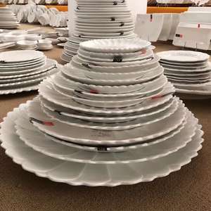 <span class=keywords><strong>Assiette</strong></span> à <span class=keywords><strong>chrysanthème</strong></span> ronde en porcelaine blanche, service de table de la chine 6-18 pouces, bon marché pour hôtel, livraison gratuite - Product Image 3