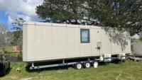Maisonnette préfabriquée de luxe sur roues pour projets australiens, maison mobile avec cuisine, salle de bain, chambre, intérieur personnalisé, fabrication en usine