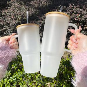 Vaso de Vidrio para Auto de 32 oz con Asa y Marcas de Medición para un Control Preciso de la Hidratación - Product Image 5