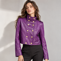 Veste en cuir ciré véritable d'usine, violet prune, courte, croisée, ajustée, brillante, pour femme
