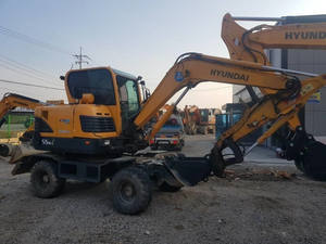 Pelle multifonction sur chenilles originale de la Corée Hyundai 55-7 Hyundai à haut rendement en bon état en vente - Product Image 4