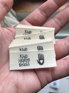Etiquetas personalizadas para ropa, etiquetas metálicas, etiquetas para accesorios de ropa, etiquetas termoadhesivas, etiquetas de cuidado lavables de lujo - Product Image 5