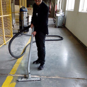 Aspirateur industriel 3600W 100L avec extracteur de moteur AMTEK - Product Image 1