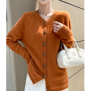 100% Reine Wolle Herbst Neue Koreanische Damen-Strickjacke mit Regulärem Ausschnitt Einfarbig Gedrehtes Zopfmuster Dicker <span class=keywords><strong>Cardigan</strong></span> Schlankmachender Pullover - Product Image 2