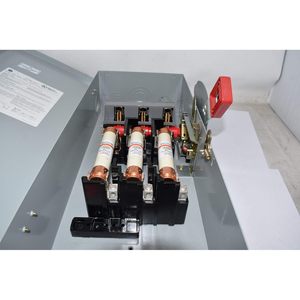 Interrupteur de sécurité fusible Ge Th3362 3 pôles 60 ampères 600 volts AC Nema 1 Spec Setter - Product Image 3
