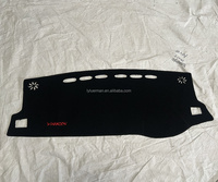 Housse de tableau de bord de voiture de luxe Luerman personnalisée de haute qualité, tapis de tableau de bord auto avec protection et décoration, ajustement parfait pour Toyota Yaris