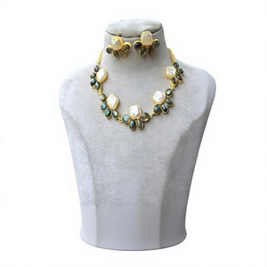 Ensemble collier et boucles d'oreilles plaqué or de qualité supérieure, élégant et tendance, cadeau de mariage pour femme - Product Image 2