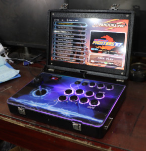 2025 Nuova Console <span class=keywords><strong>Arcade</strong></span> Portatile Pandora 3D per Sala Giochi, <span class=keywords><strong>Box</strong></span> Retro con 10000 Giochi in Inglese, in PVC/Acrilico, Multigiocatore - Product Image 1