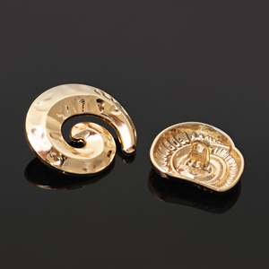 กระดุมเปลือกหอยหอยสังข์รูปปลาดาวทะเลกระดุมแบบไม่สม่ำเสมอก้านโลหะสังกะสีอัลลอยด์แบบกำหนดเองกระดุมแฟนซีสำหรับเสื้อผ้า - Product Image 5