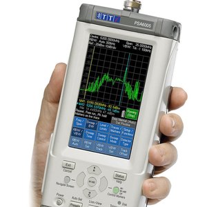 Analizador de Espectro Portátil TTI PSA6005, Rango de Frecuencia de 5200MHz, Dispositivo de Medición de Señales Portátil - Product Image 1