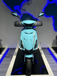 Le plus populaire personnalisé <span class=keywords><strong>50cc</strong></span> 125cc 150cc Scooter moto 4 temps moteur CDI disque d'allumage et frein à tambour extrêmement abordable - Product Image 3