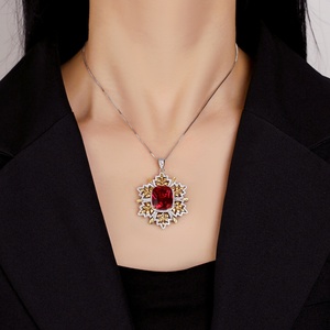 Collier pendentif flocon de neige grand format en cuivre plaqué or avec zircone cubique, écologique et de qualité supérieure, 14*16MM, pour femmes, idéal pour les banquets - Product Image 6