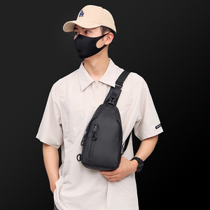 Sac à Bandoulière Anti-Vol Étanche de Voyage pour Homme avec Port de Chargement USB - Product Image 1