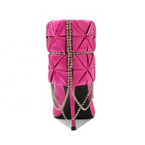 Bottes à talons hauts en satin rose personnalisées, style western, avec chaînes en strass, bout pointu et <span class=keywords><strong>talon</strong></span> compensé, <span class=keywords><strong>pour</strong></span> la vente en gros - Product Image 5