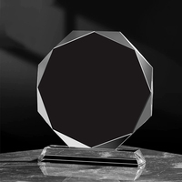 Usine chinoise de trophées en cristal : Vente en gros de trophées en verre vierges, ronds et octogonaux, à prix abordable, pour récompenses de compétition et souvenirs