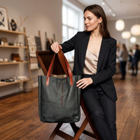Tas Selempang Kulit Asli Wanita Warna Hitam BS INTERNATIONAL, Tas Tangan Kasual dengan Tali Selempang, OEM, Dapat Disesuaikan, Tahan Lama, Ukuran Besar