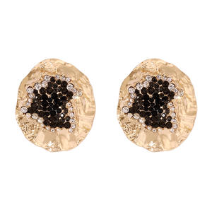 Nouvelles boucles d'oreilles en diamant de couleur incrustées d'alliage ovale de mode exagérée - Product Image 3