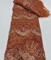 Dentelle française festive, matériau en dentelle filet perlée et pailletée, idéale pour les mariages, les fêtes et les événements culturels.