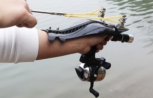 Lanceur <span class=keywords><strong>de</strong></span> pêche automatique haute précision sans laser, ensemble arbalète <span class=keywords><strong>de</strong></span> chasse et pistolet <span class=keywords><strong>de</strong></span> pêche à fléchettes - Product Image 4