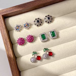 Pendientes de Moda para Mujer, Chapados en Oro de 18K con Piedras Preciosas de Colores, Varios Estilos, Cereza, Cuadrados, Esmeralda, Flor, para Uso Diario - Product Image 2