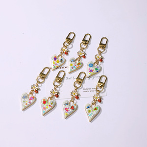 Hot Love Key Ornament DIY Adornos Devil's Eye Aleación Flor Mariquita Llavero Colgante - Product Image 2