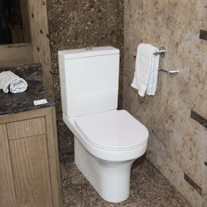 Inodoro occidental de cerámica de doble descarga Jamban Tapa Inodoro moderno con artículos sanitarios P-Trap <span class=keywords><strong>para</strong></span> baños y baños modernos - Product Image 1