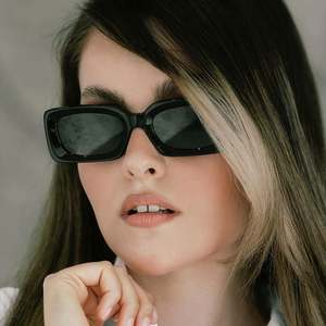 Lunettes de soleil rectangulaires rétro bicolores tendance 2023, petites lunettes carrées pour hommes et femmes - Product Image 2