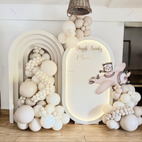 Toile de fond ondulée 3D en PVC de luxe, arc éclairé par LED, scène de mariage, toile de fond ondulée blanche moderne et personnalisée