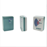 Tuiles de Mahjong Américaines Personnalisées, Portables, Modernes et de Luxe, en Matériau PU de Style US avec Logo Central pour Table de Mahjong et Divertissement