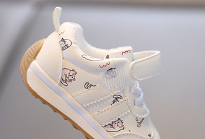 Zapatillas de bebé con estampado de dibujos animados, zapatos informales con suela de goma suave y andadores para niños pequeños, adecuados para el uso diario. - Product Image 5