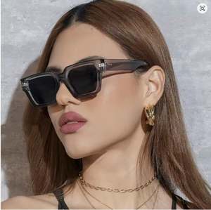 Gafas de Sol Cuadradas Extra Grandes con Logotipo Personalizado, Moda Retro 2025, para Hombre y Mujer, Montura Grande, UV400, Color Degradado, con Remaches - Product Image 4