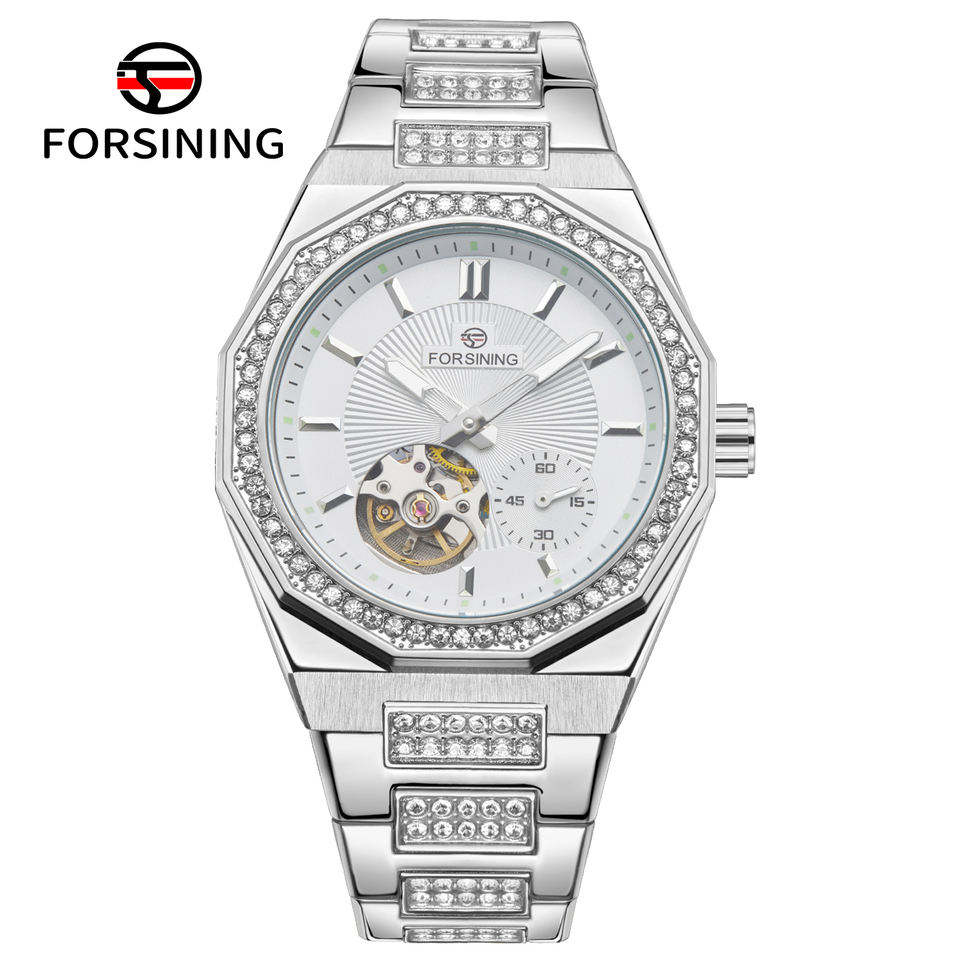 สีขาวเงิน