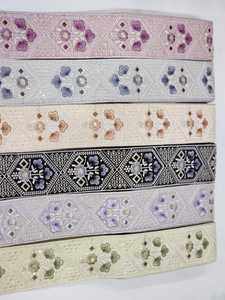 Vente en gros de tissu de dentelle de coton brodé en guipure française avec paillettes durables Accessoire à bas prix pour robes décorations florales - Product Image 4