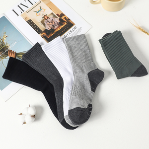 الجوارب القطنية السميكة للرجال لمنتصف الساق عرق فتل ورائحة مقاومة للخريف والشتاء والرياضة لون واحد الجوارب اليومية - Product Image 3