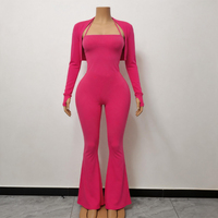 Ensemble deux pièces personnalisé avec logo pour femme : haut à manches longues à col halter et épaules rembourrées et pantalon évasé pour le yoga et les activités sportives d'automne