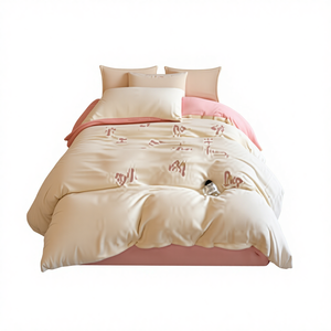 Nouvelle parure de <span class=keywords><strong>couette</strong></span> bébé quatre pièces en polaire de lait douce et délicate brodée en polyester pour l'<span class=keywords><strong>hiver</strong></span> - Product Image 1