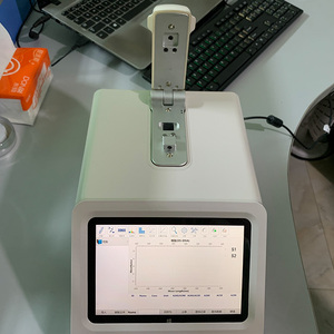 เครื่องวัดสเปกโตรโฟโตมิเตอร์แบบ UV-Vis สำหรับห้องปฏิบัติการ รุ่น Drawell K5800 พร้อมหลอดนาโนสเปกโตรโฟโตมิเตอร์ - Product Image 3