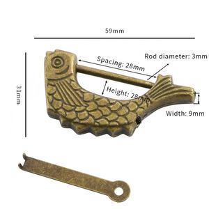 <span class=keywords><strong>Serrure</strong></span> à poisson en laiton vintage <span class=keywords><strong>de</strong></span> haute qualité pour boîte antique, <span class=keywords><strong>serrure</strong></span> miniature <span class=keywords><strong>de</strong></span> style chinois avec clé à l'ancienne. - Product Image 3