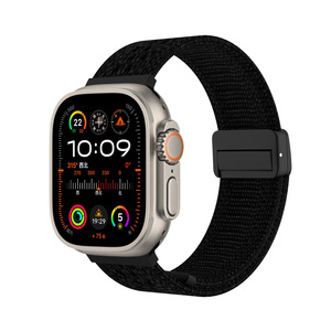 Correa de lujo para Apple Watch Compatible con todos los modelos Diseño de hebilla magnética tejida Sección doble para un ajuste seguro - Product Image 6
