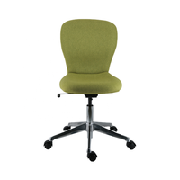 Chaise de bureau ergonomique confortable en tissu, pivotante et réglable, avec base chromée et accoudoirs, idéale pour les salles de réunion modernes et les espaces de vie.