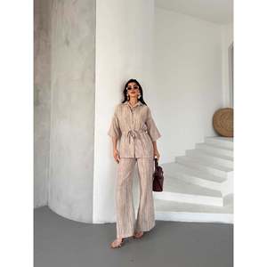 ชุดเสื้อและกางเกง - สีเบจ - Product Image 1