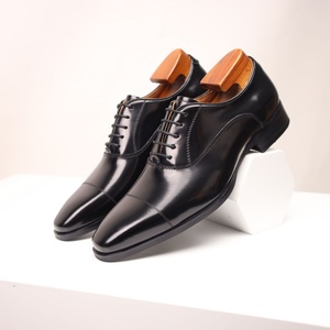 รองเท้าหนังแท้สไตล์อังกฤษสำหรับผู้ชาย  งานเพ้นท์มือ  ทันสมัย  เหมาะสำหรับธุรกิจและงานทางการ - Product Image 2