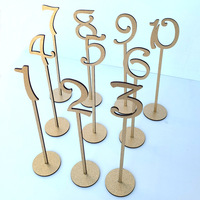 Ychon personnalisé fournitures de mariage en bois amour creux numérique fleur siège sièges table de mariage en bois plaque d'immatriculation