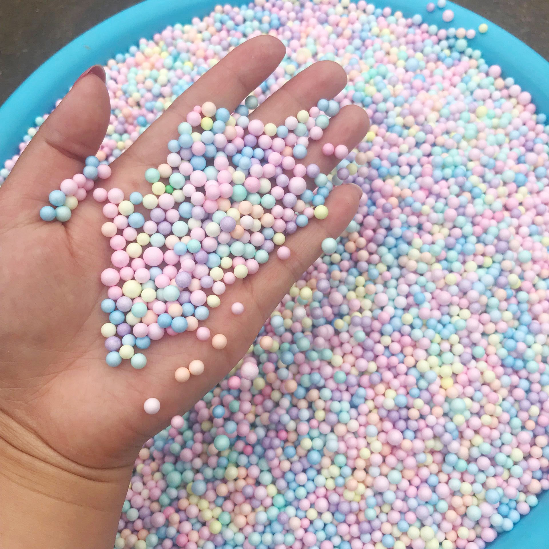 Macarons 4-6mm colorés, 50g