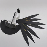 Bandelettes testeurs de parfum rondes personnalisées noir et blanc pour diffuseur à bâtonnets, en papier absorbant, avec logo doré
