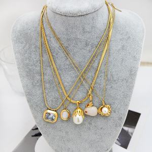 Collier Pendentif Chaîne Maillons Cœur Étoile en Acier Inoxydable Plaqué Or PVD 18K Personnalisable, Vente en Gros de Bijoux Tendance - Product Image 4